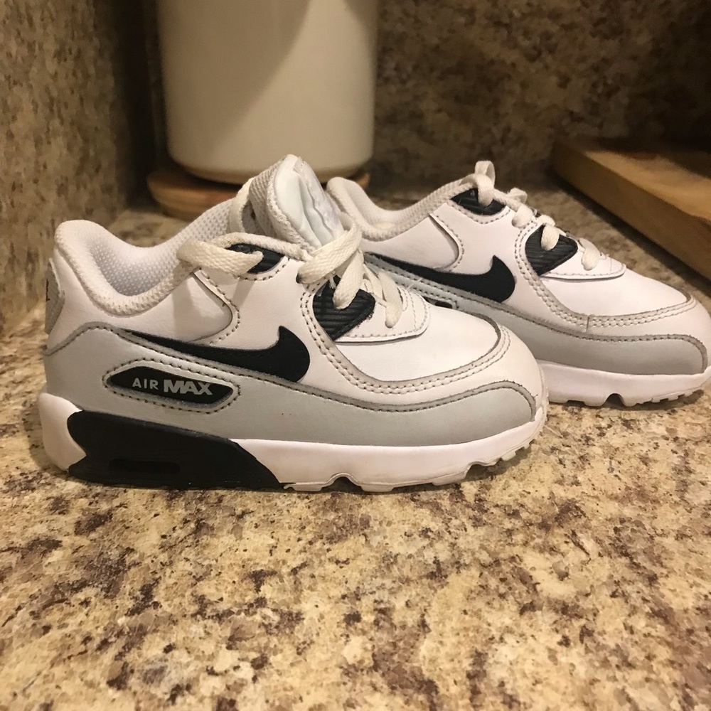 Toddler Air Max’s; only worn a few times; size 8